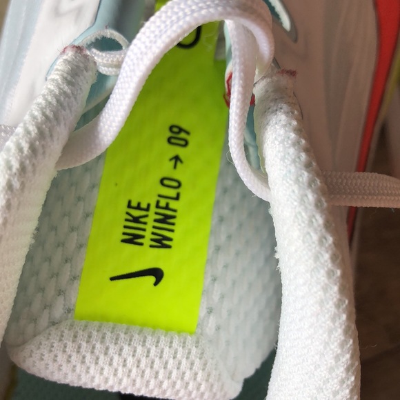 Nike WINFLO shoes - Picture 5 of 7